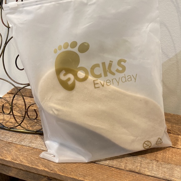 Women’s No Show Socks - Picture 8 of 8